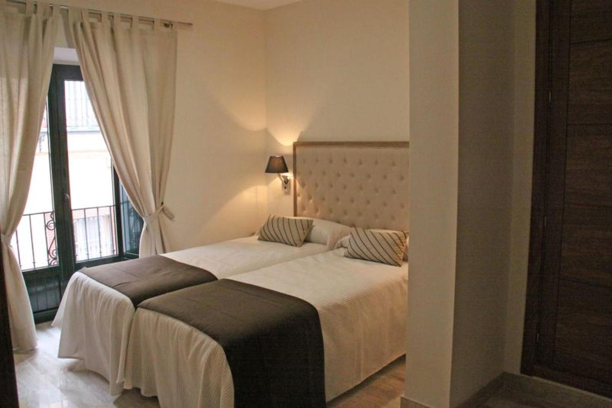 Apartamentos Living Sevilla Centro Maestranza المظهر الخارجي الصورة