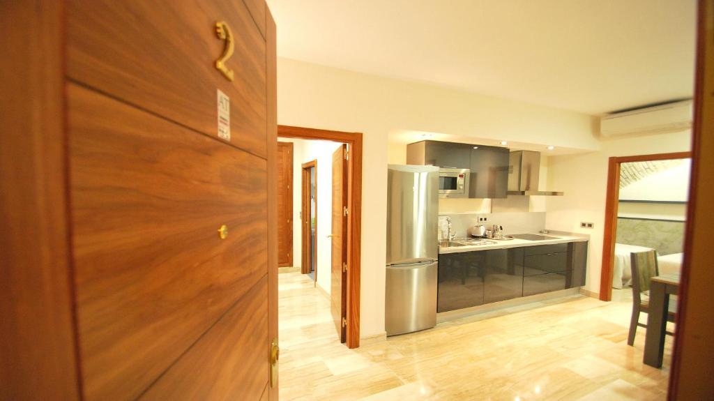 Apartamentos Living Sevilla Centro Maestranza الغرفة الصورة