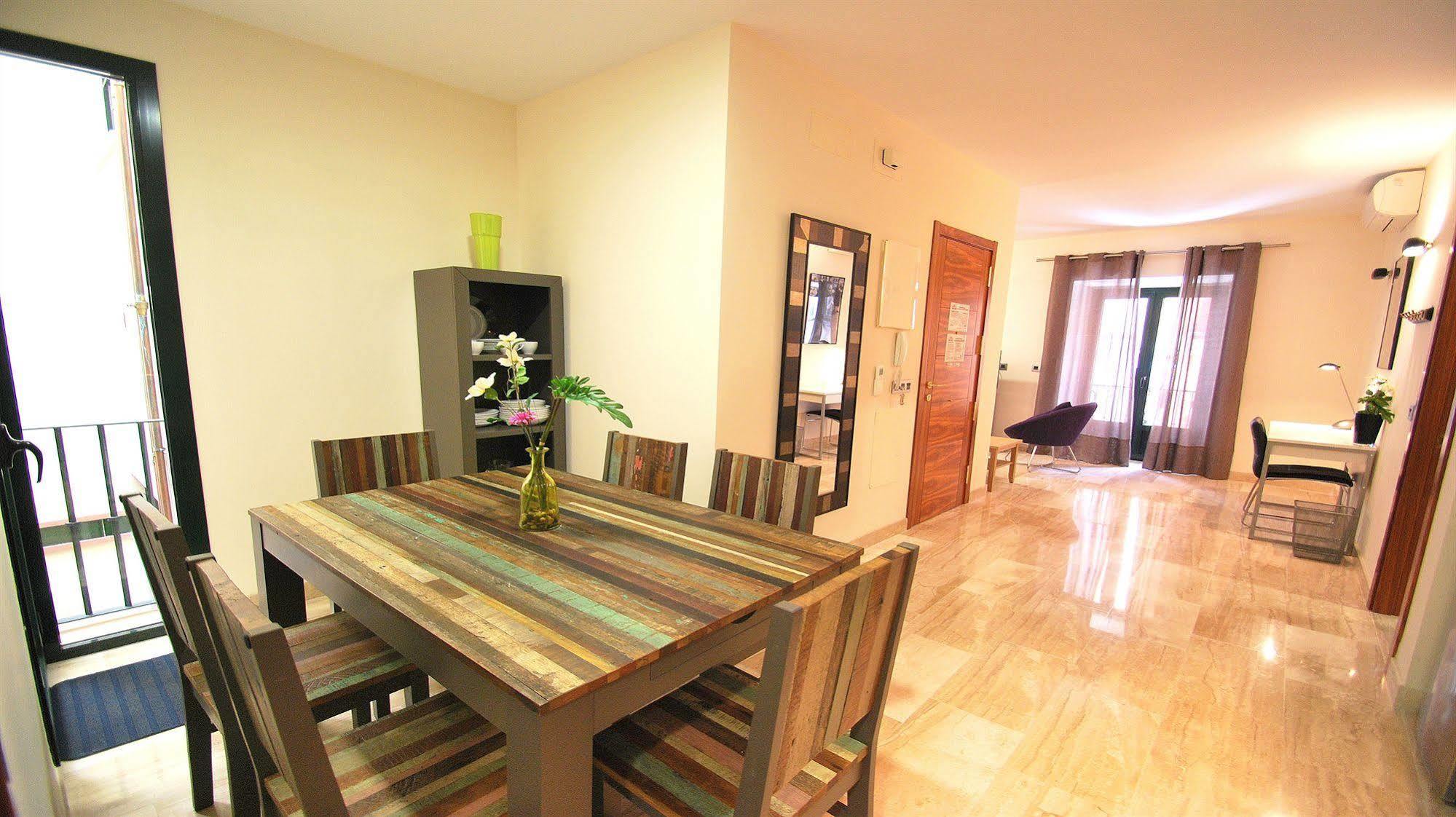 Apartamentos Living Sevilla Centro Maestranza المظهر الخارجي الصورة