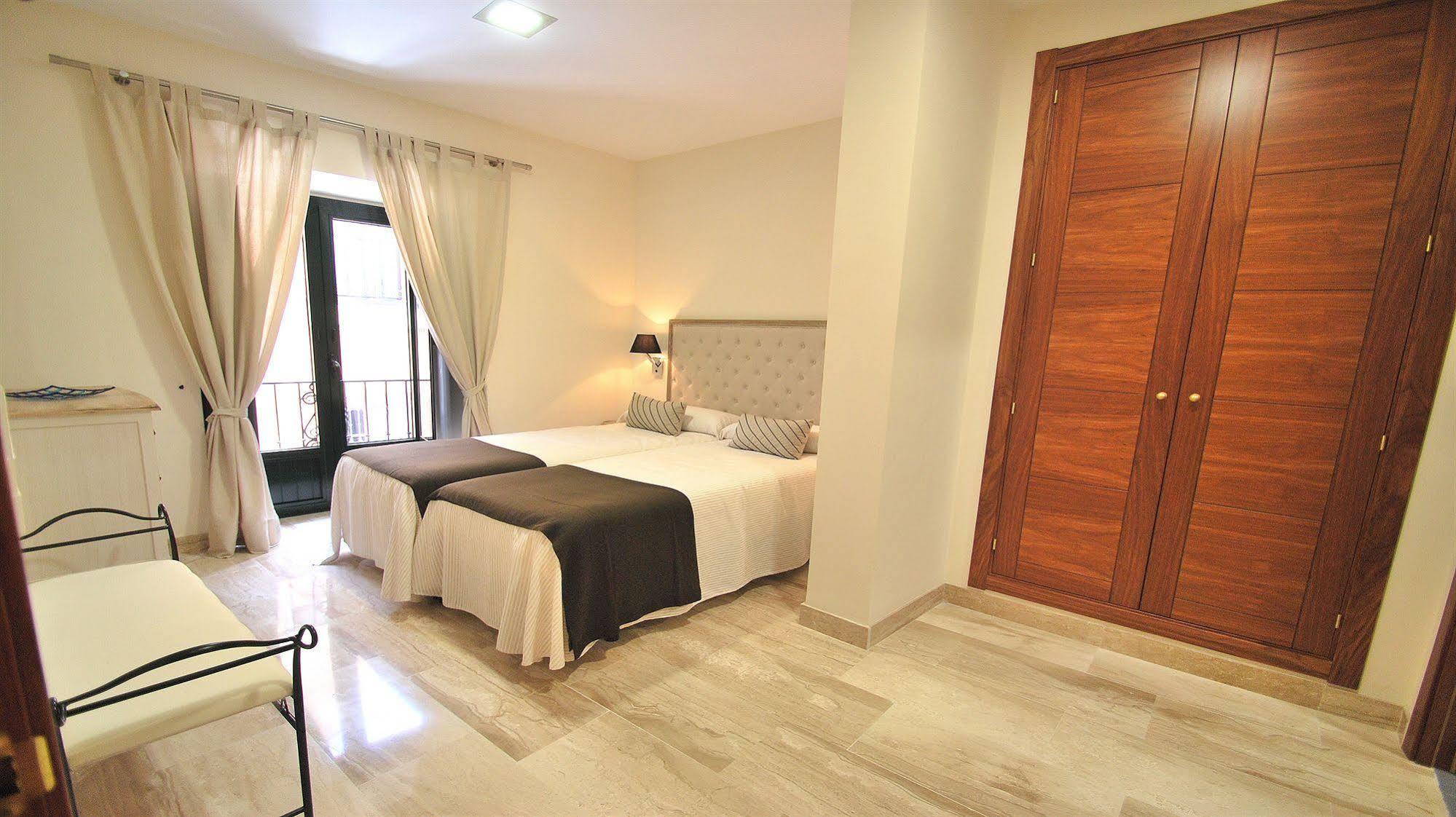 Apartamentos Living Sevilla Centro Maestranza المظهر الخارجي الصورة